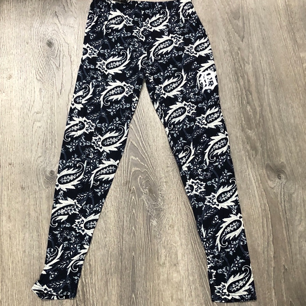 Detroit Tigers Navy & White Paisley Leggings